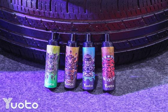 5000 Puffs YUOTO THANOS คอยล์ Vape แบบใช้แล้วทิ้งแบบชาร์จใหม่ได้ 14ml